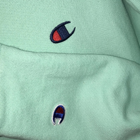 Champion sweatshirt - Picture 2 of 3